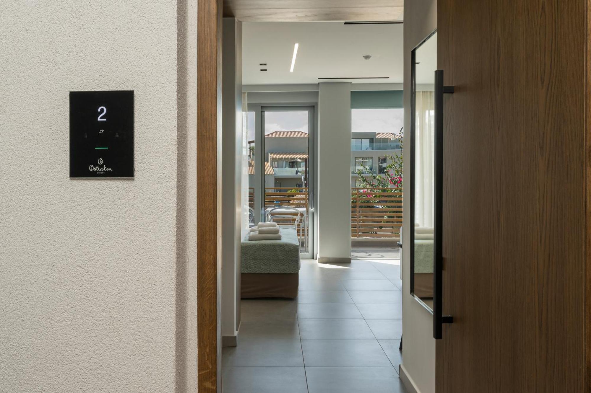 Ostrakon Suites Agia Marina Exteriér fotografie