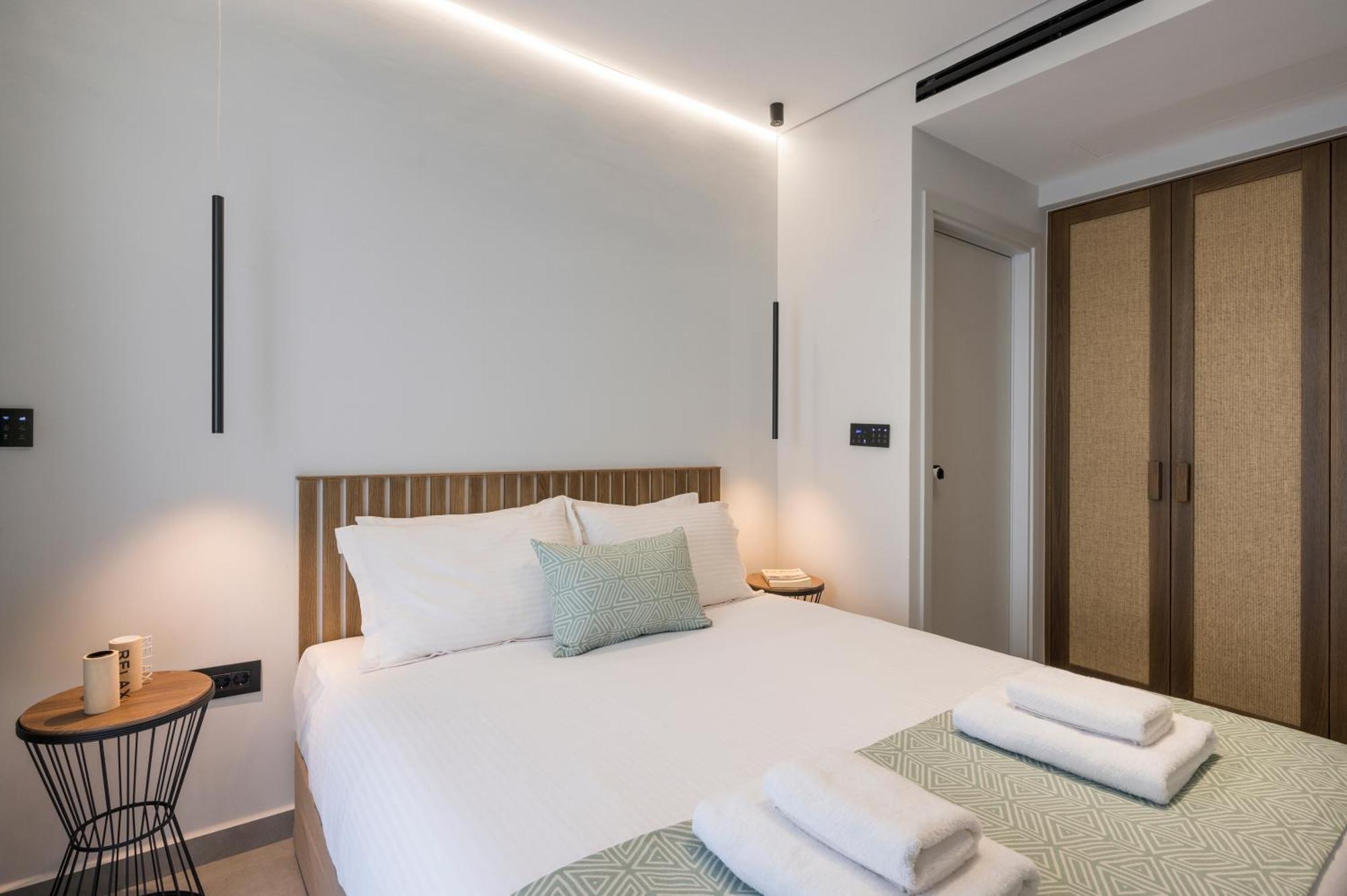 Ostrakon Suites Agia Marina Exteriér fotografie
