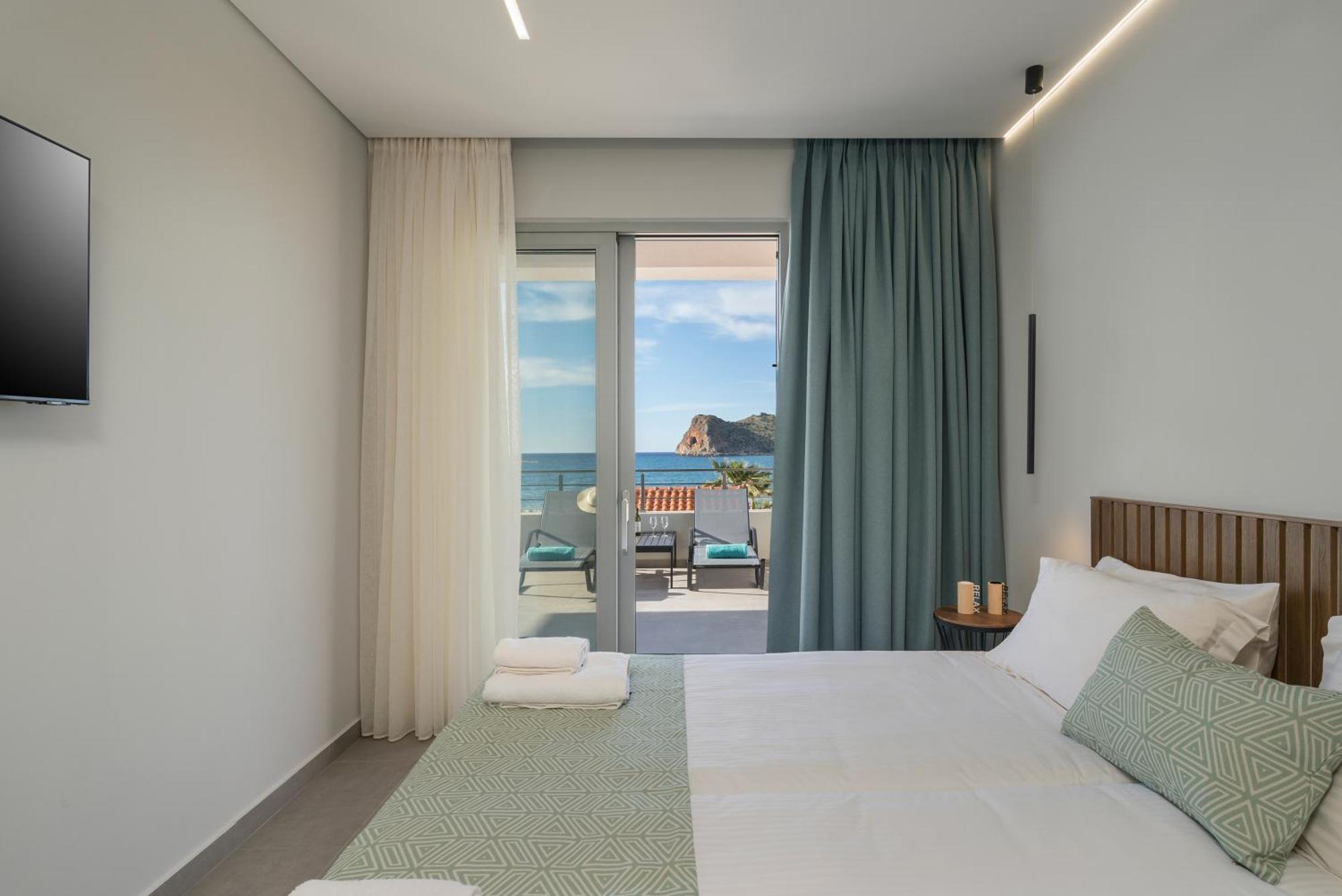 Ostrakon Suites Agia Marina Exteriér fotografie