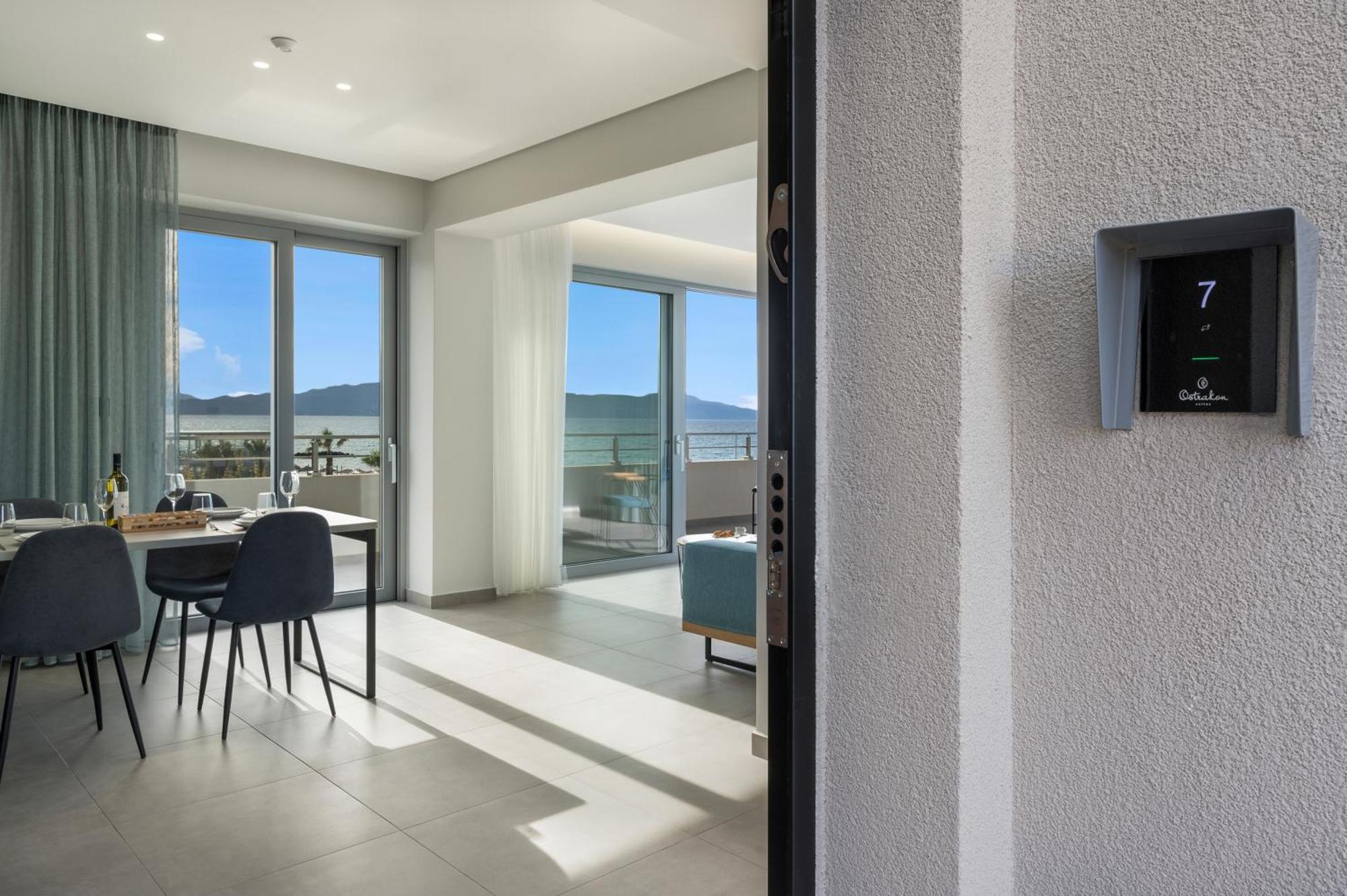 Ostrakon Suites Agia Marina Exteriér fotografie