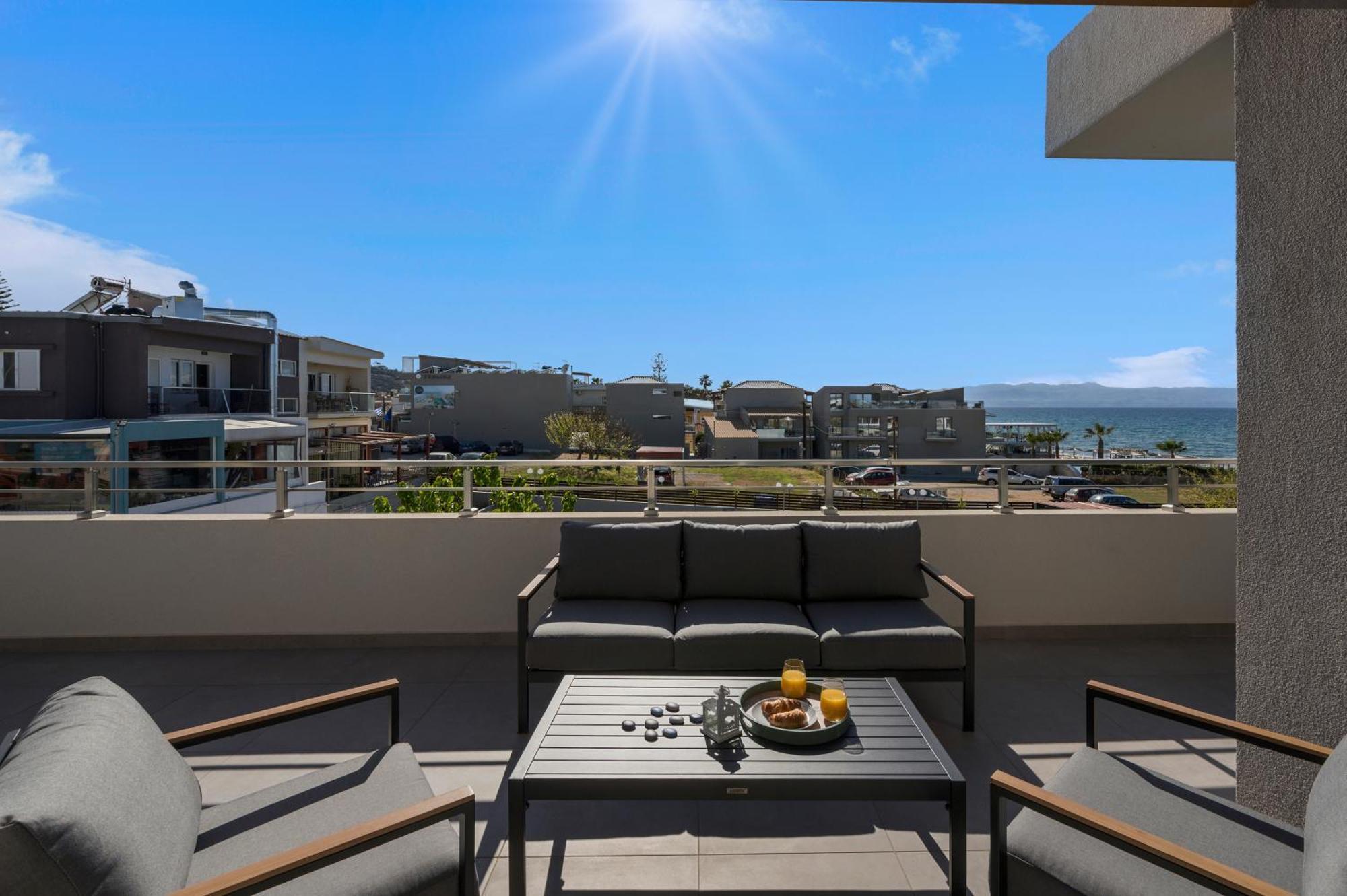 Ostrakon Suites Agia Marina Exteriér fotografie