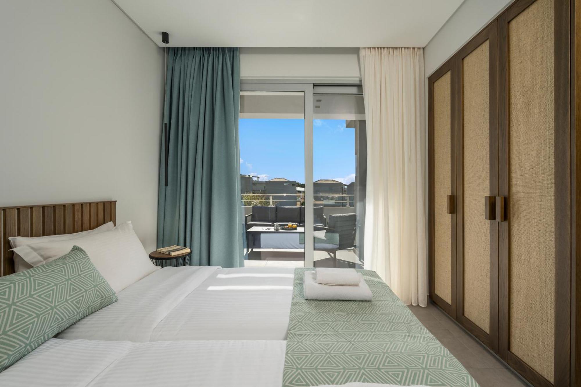 Ostrakon Suites Agia Marina Exteriér fotografie