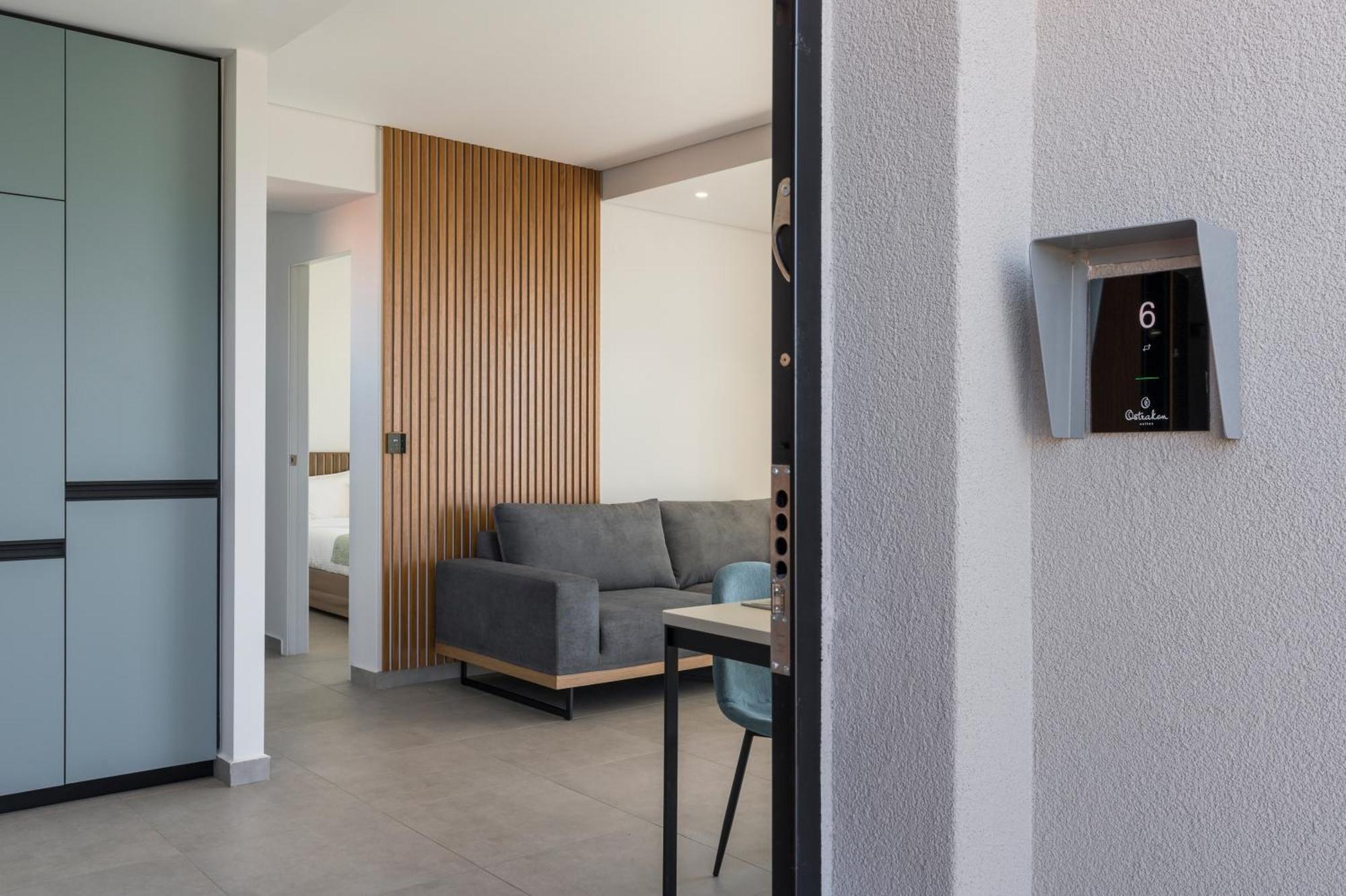 Ostrakon Suites Agia Marina Exteriér fotografie
